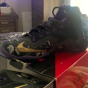BHM LeBron sneakers size 9